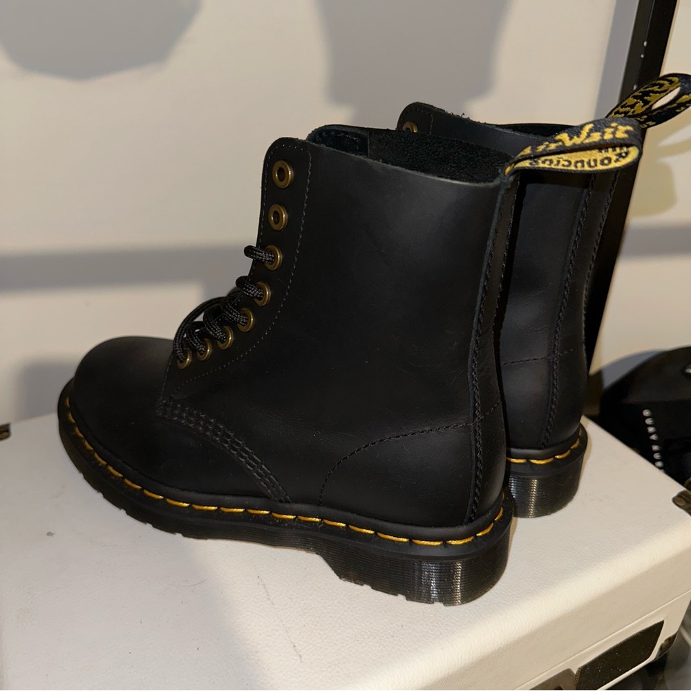 Brand new docs - Picture 2 of 2